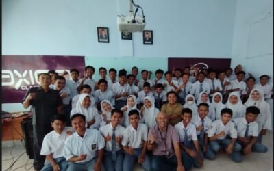 PT. Tera Data Indonesia Tbk. Memperkenalkan Budaya Industri kepada Siswa Axioo Class Program di SMK Ahmad Yani Probolinggo