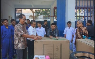 PT. Chemco Membantu Pengembangan SMK Ahmad Yani Probolinggo dengan Penyerahan Alat Praktik dan Bibit Hanjeli