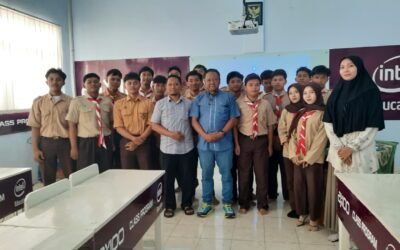 Tingkatkan Kualitas Lulusan, Ahli TI Ir. Okky Tri Hutomo, M.IT Uji Kompetensi Siswa RPL SMK Ahmad Yani Probolinggo